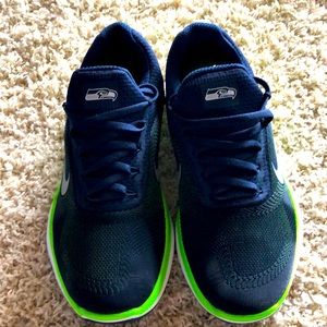 New Nike Seahawks edition shoes. Men’s sz. 8